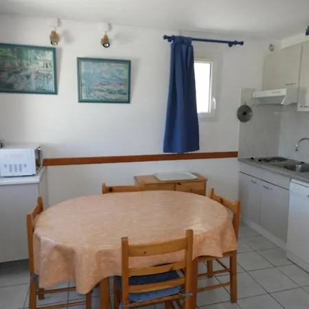 Hébergement de vacances Maison Mitoyenne Duplex Avec Terrasse, Garage Et Parking, Proche Plage, équipée Pour 4 à 6 Personnes - Fr-1-326-385 *