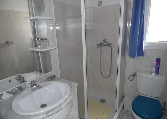 Maison Mitoyenne Duplex Avec Terrasse, Garage Et Parking, Proche Plage, Equipee Pour 4 A 6 Personnes - Fr-1-326-385 펜션 *